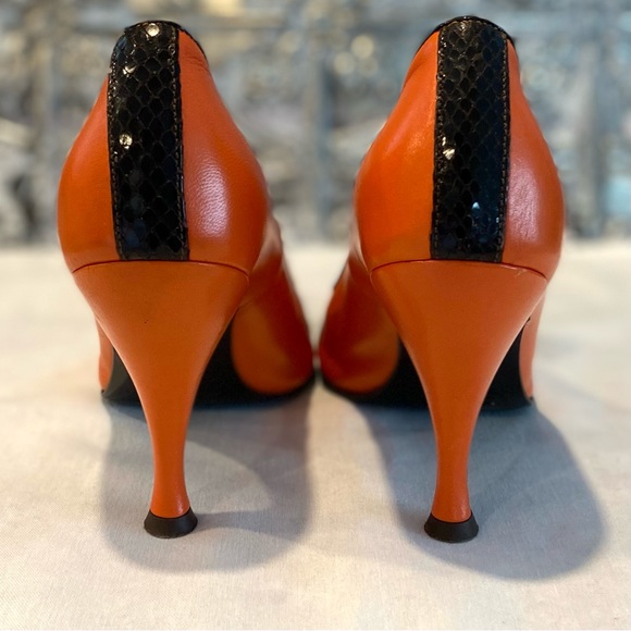 Dolce & Gabbana Sz 37 Orange Buckle Snakeskin Stiletto Pumps - Picture 6 of 8